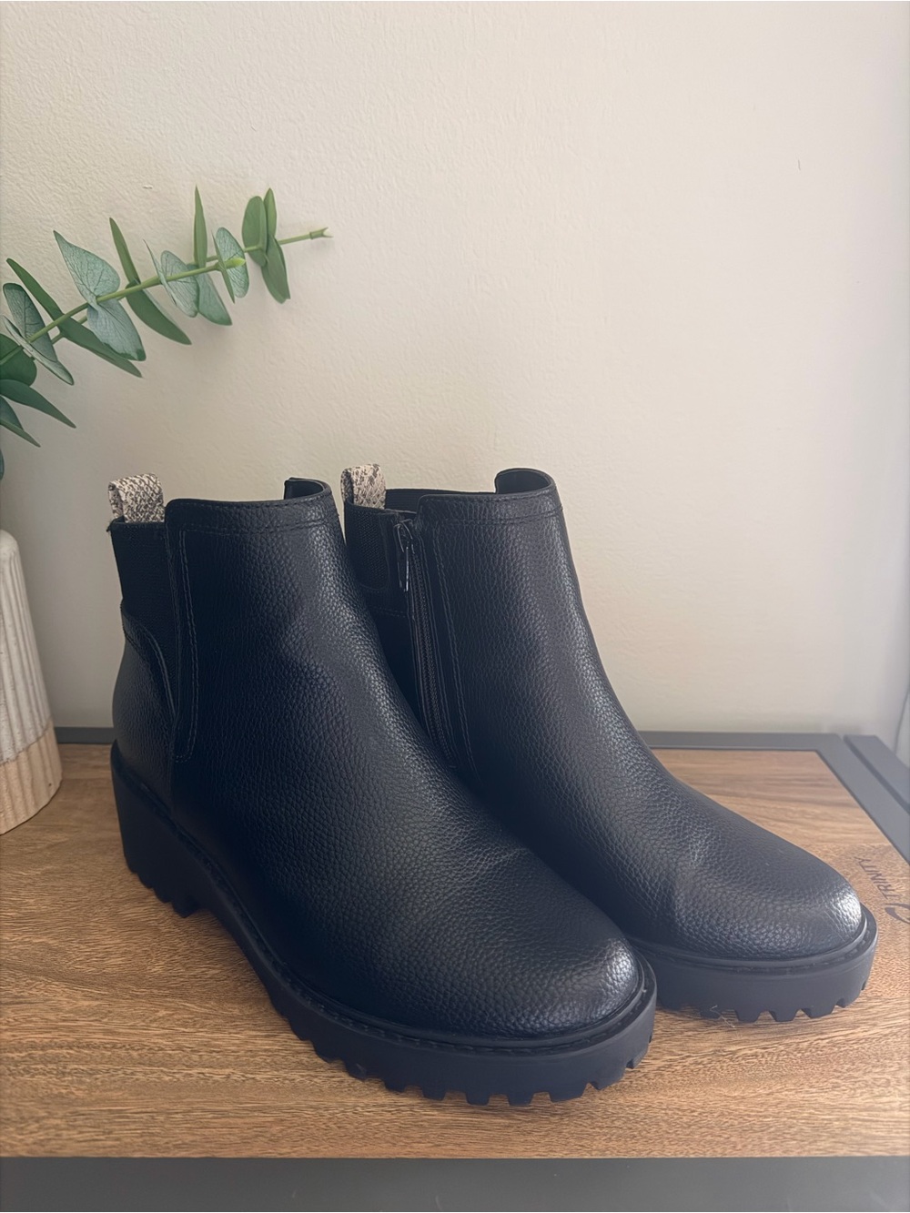 Classic Universal Thread Women’s Ankle Boots with Memory Foam Insole
